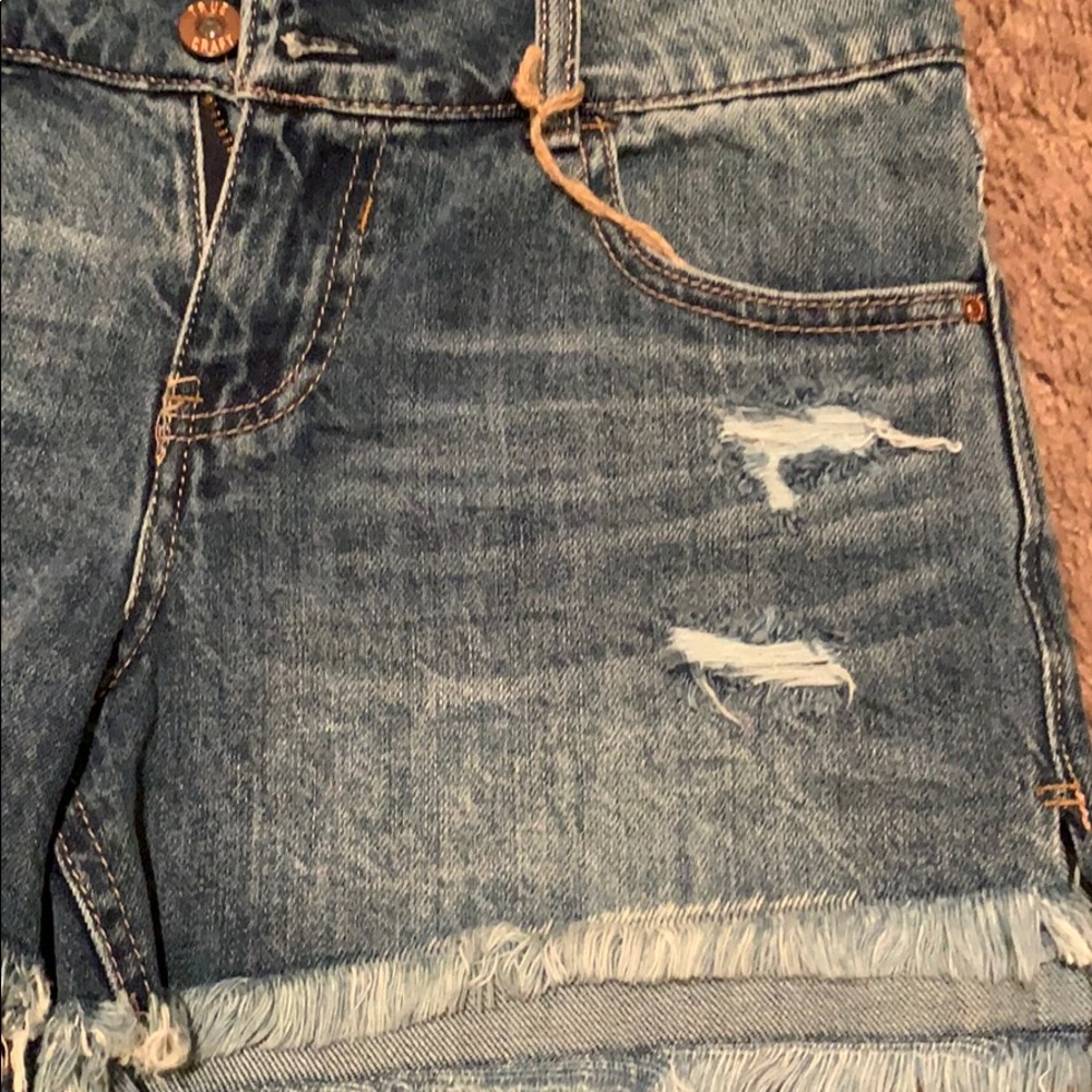 True Craft Mid Rise Shorts - Picture 2 of 7